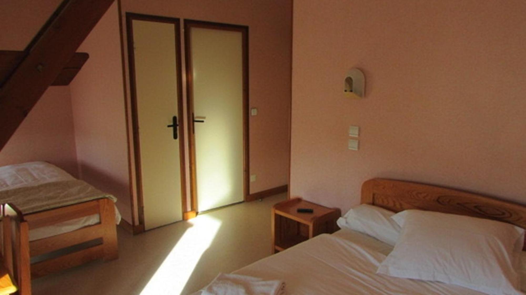 Rod & Seve Hotel Propieres Стая снимка